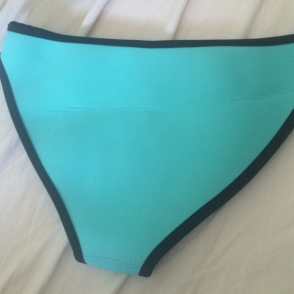 ❌sold❌ Neoprene bikini - Picture 2 of 4