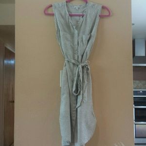 Sleeveless shirt dress