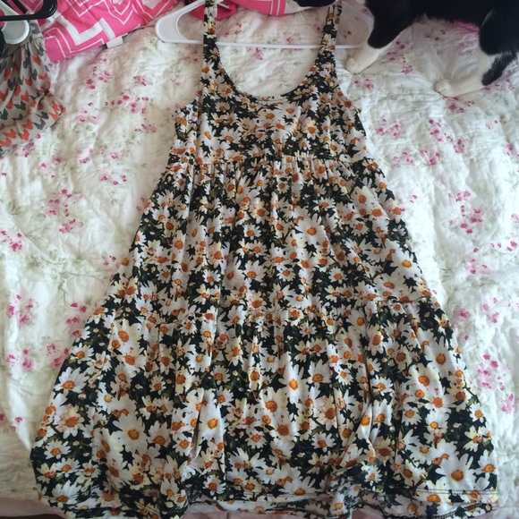 Daisy print dress