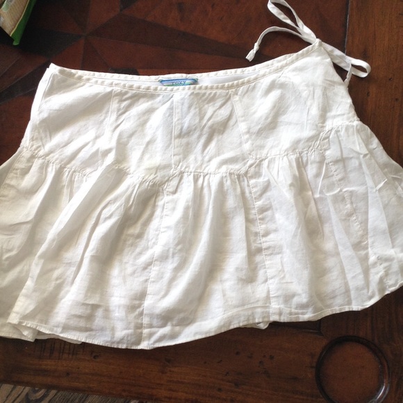 Roxy white skirt