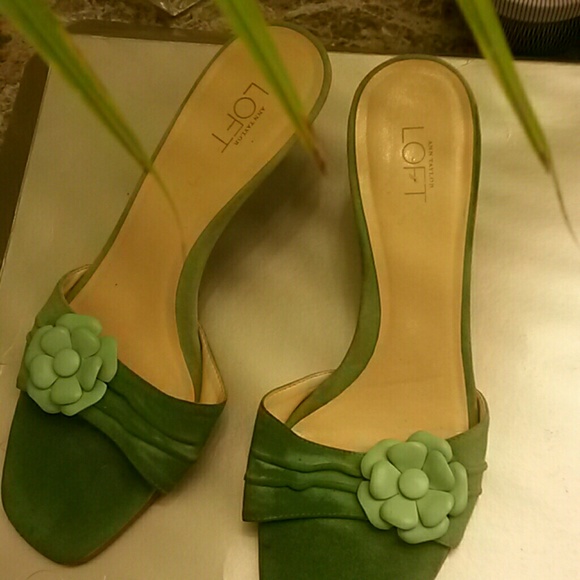 Shoes - Picture 2 of 4