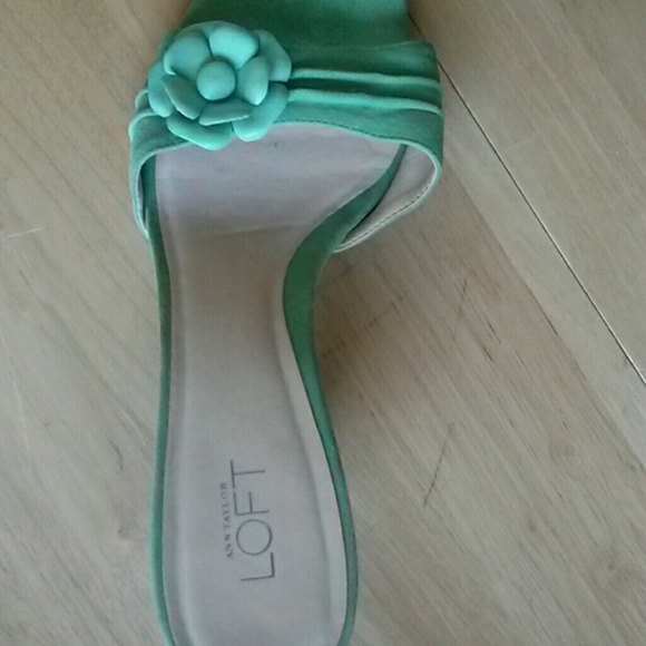 Shoes - Picture 4 of 4