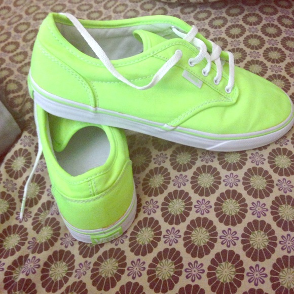 Neon green Vans💚