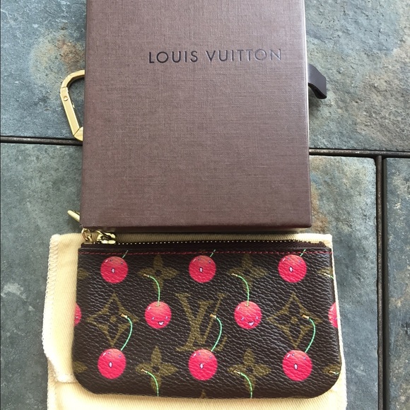 🍒authentic LV cerises coin case 🍒