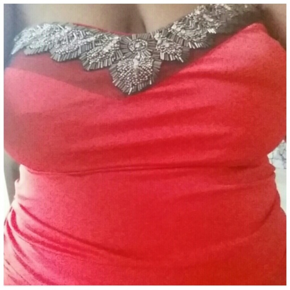 Sale!!!!Elegant top w/ jeweled sweetheart neckline