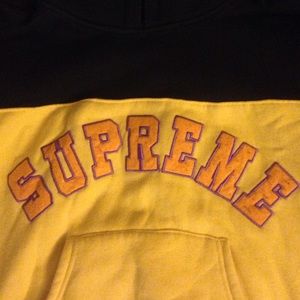 Supreme Hoodie Size Medium