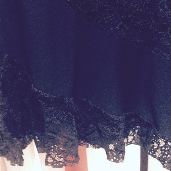 Black skirt. - Picture 2 of 4