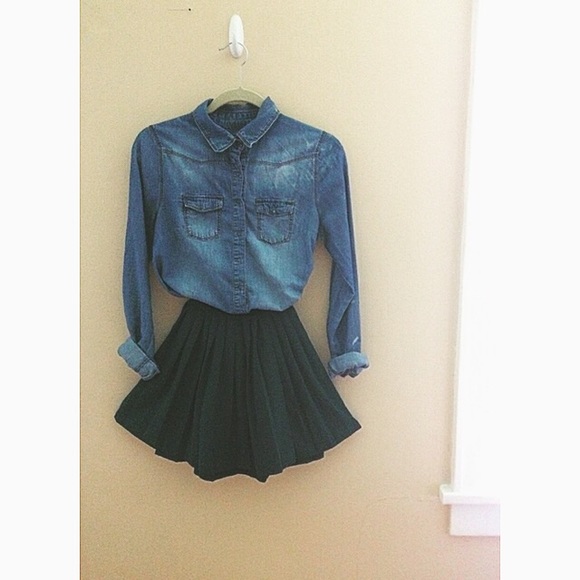 H&M Distressed Denim Button Up - Picture 2 of 3