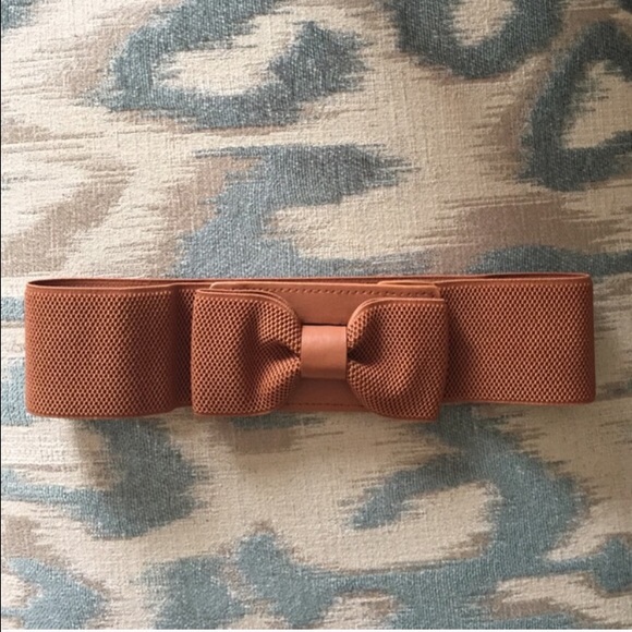 ‼️REDUCED‼️NWOT Vegan Leather Bow Belt
