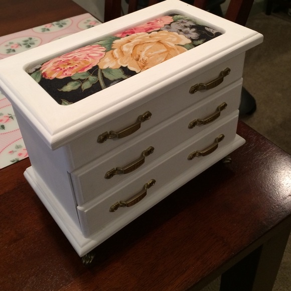 Vintage jewelry box