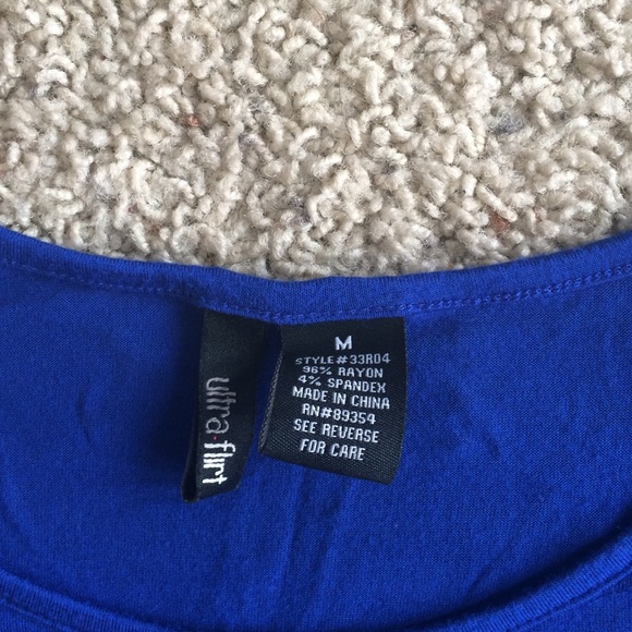 Blue quarter length sleeve top - Picture 3 of 3