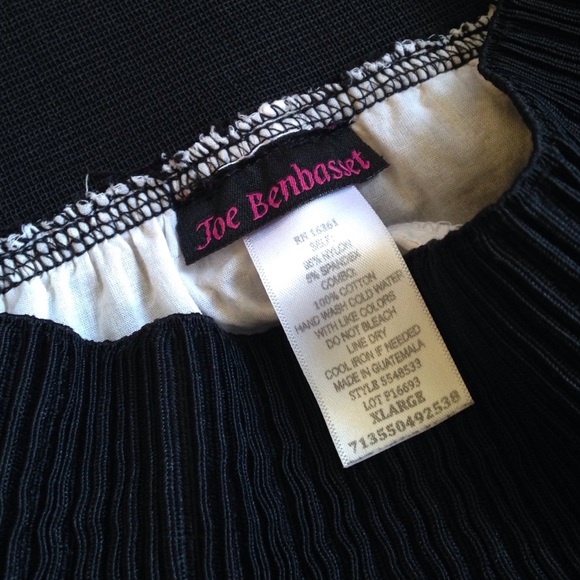 Flirty Black Lace Skirt - Picture 4 of 4