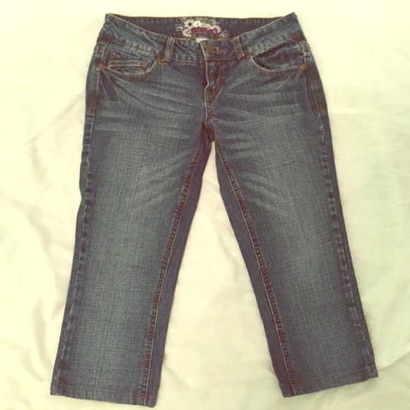 Dark blue denim capris