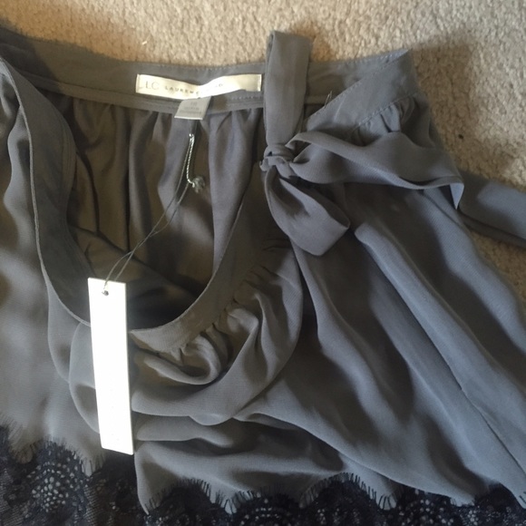 🚫Bundled🚫Gray with black lace skirt - Picture 3 of 4