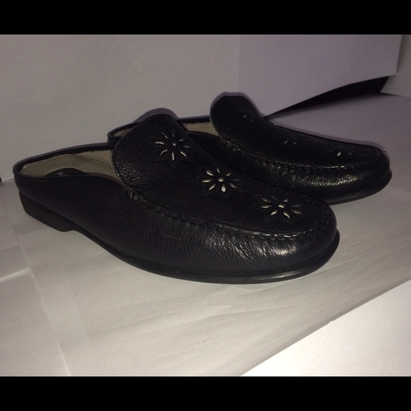 Flower Black Stockport Slip-ons