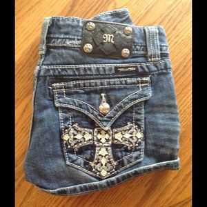 Miss Me shorts; Size 27