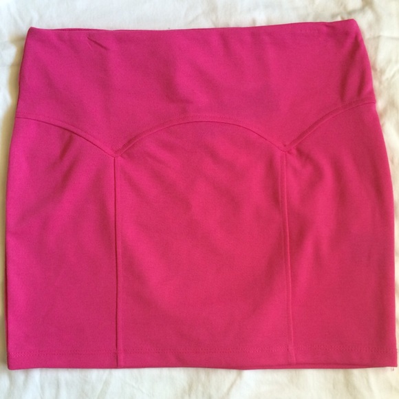 BOGO Sale 🌺Pink Bodycon Skirt - Picture 3 of 5