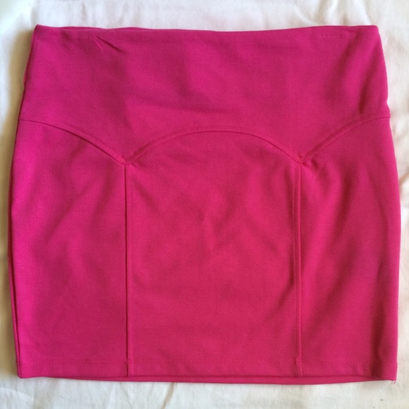 BOGO Sale 🌺Pink Bodycon Skirt - Picture 5 of 5