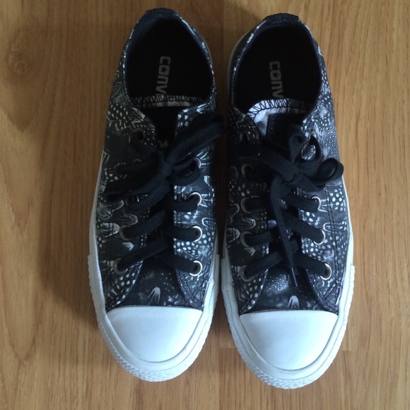 Converse Shoes - CONVERSE black & white animal print
