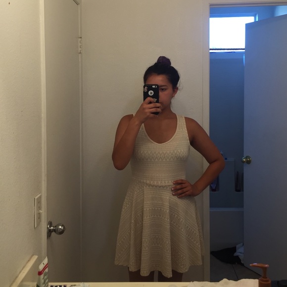 Pattern dress - Picture 3 of 4