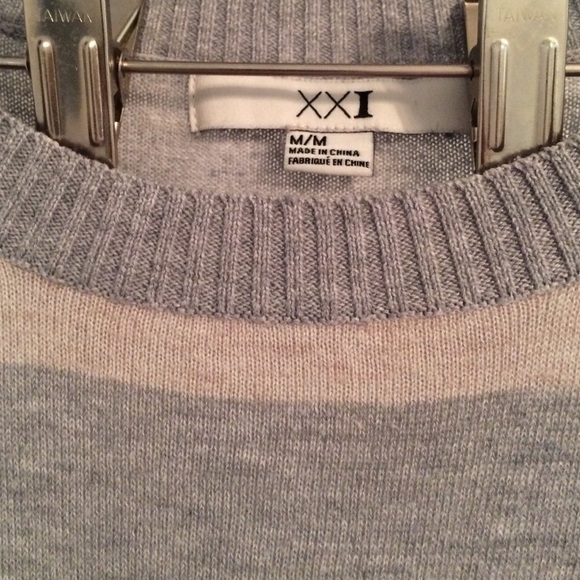 Asymmetrical tee - Picture 2 of 3