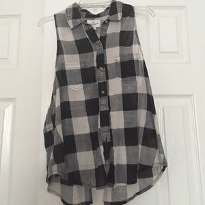 Black and white plaid sleeveless flannel