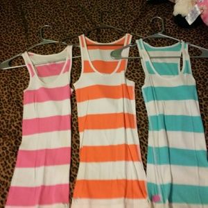 3 Victorias secret tanks size small  never worn