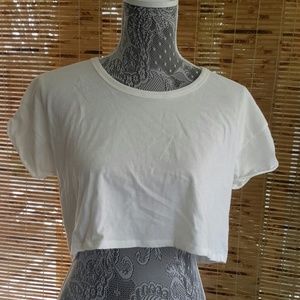 White crop tee