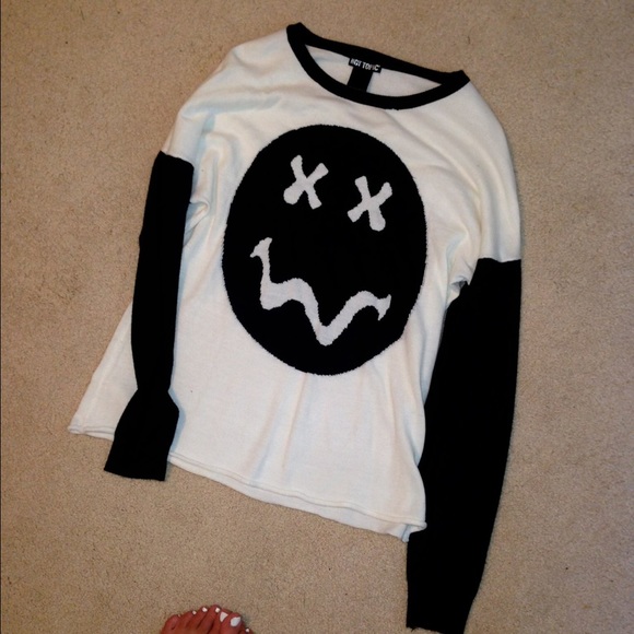 Hot topic smiley sweater