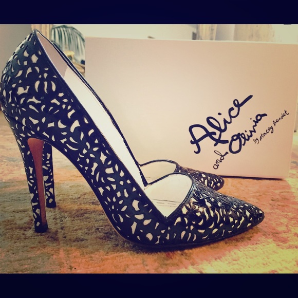 Alice & Olivia Dina Black and White - size 39.5