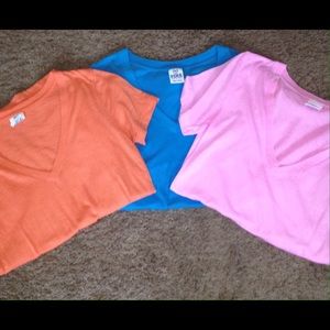 Bundle of Victoria Secret Vnecks; Size: XS