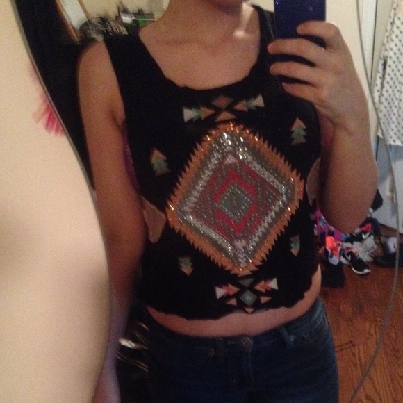 Halter top - Picture 2 of 3