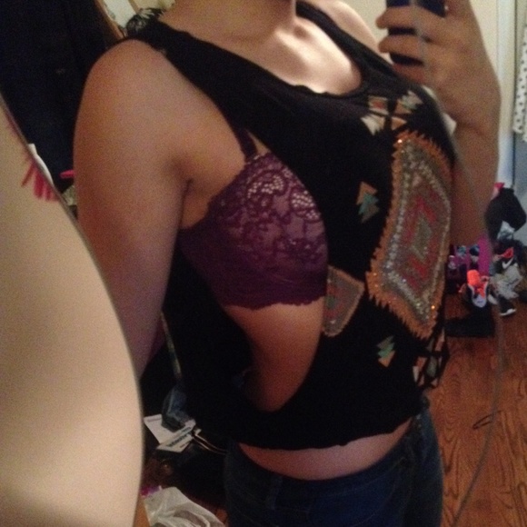 Halter top - Picture 3 of 3