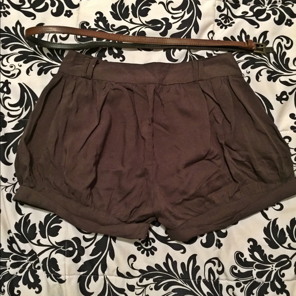🔷papaya Brown shorts with belt - Picture 3 of 4