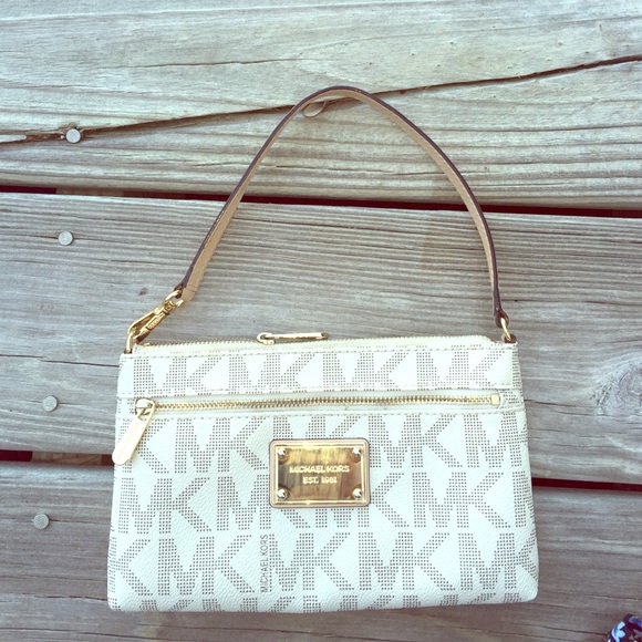 Michael Kors wristlet