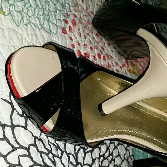 Shoes - Picture 4 of 4