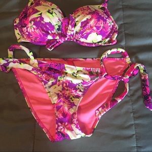 Victoria's Secret swimsuit small bottom 34b top