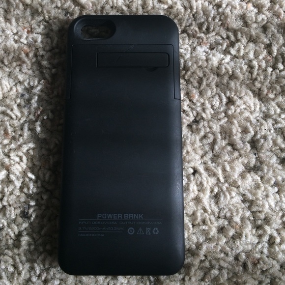 Black iPhone 5 rechargeable case - Picture 2 of 3