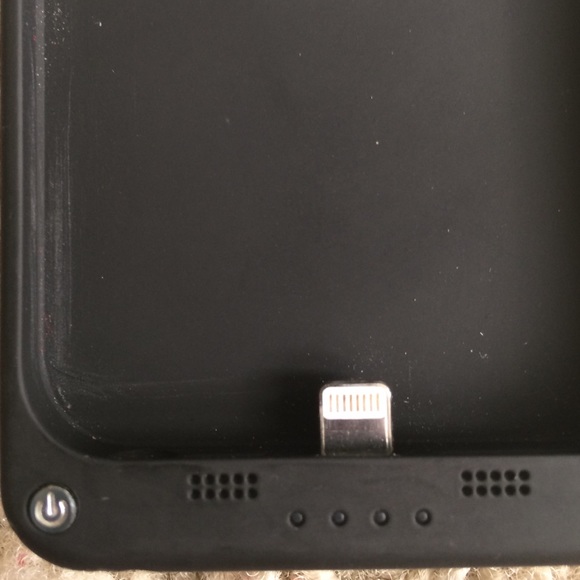 Black iPhone 5 rechargeable case - Picture 3 of 3