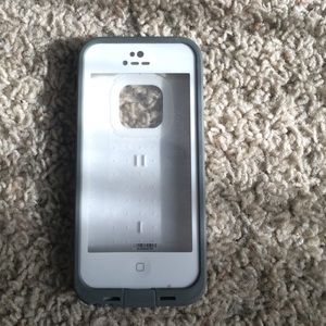 White LIFEPROOF case iPhone 5