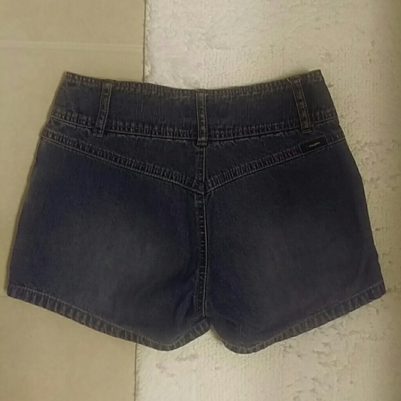 Shorts - Picture 2 of 3