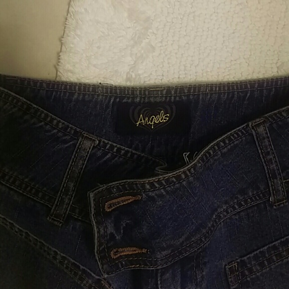Shorts - Picture 3 of 3