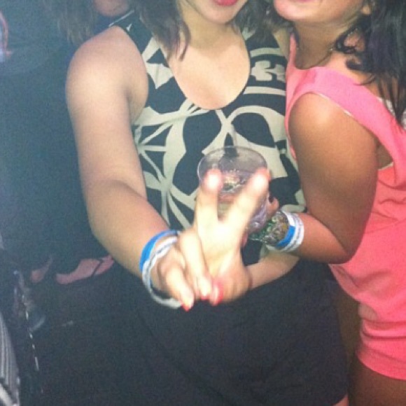 Crop top - Picture 2 of 2