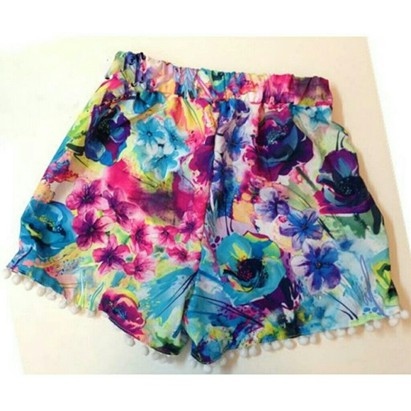 SALE Tassel Floral Print Shorts - Picture 3 of 4