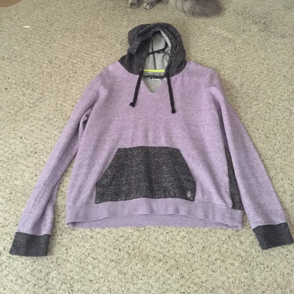 Lavende and Black sweater/pullover ~ Size XL