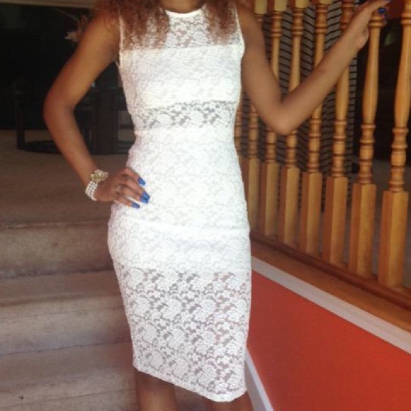 White lace dress - Picture 2 of 2