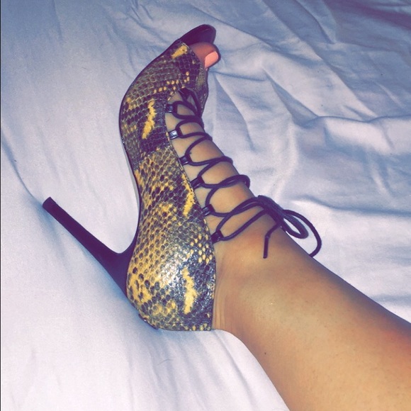 Zara shoes - Picture 2 of 3