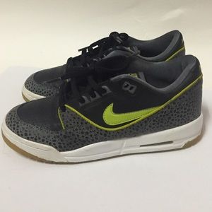 Nike Air Assault Sneakers