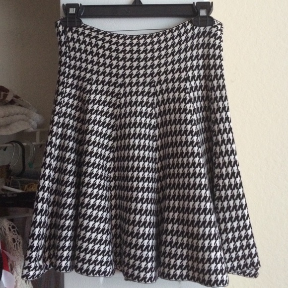 Black and white skirt. Never worn!