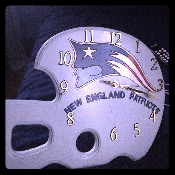 A New England Patriots clock